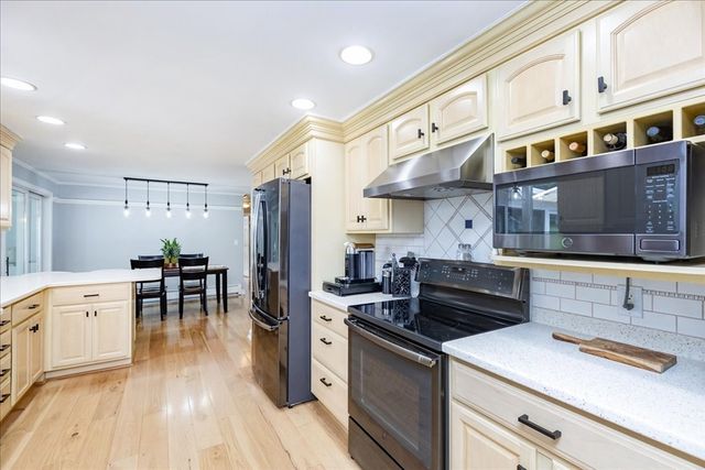 9 Massachusetts Ave, Danvers, MA 01923