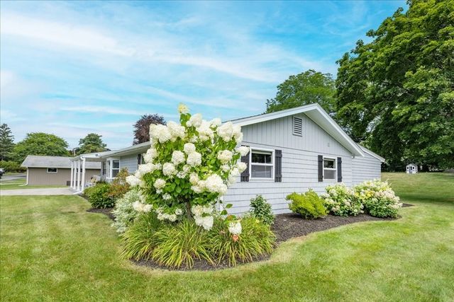 9 Massachusetts Ave, Danvers, MA 01923