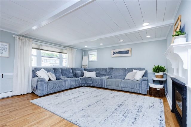 9 Massachusetts Ave, Danvers, MA 01923