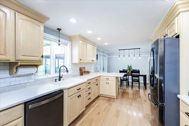 9 Massachusetts Ave, Danvers, MA 01923