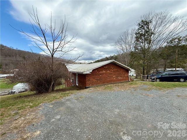 210 Howards Creek Road, Boone, NC 28607