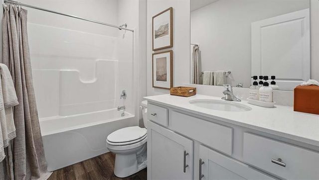 21800 Vinci Circle, Peculiar, MO 64078