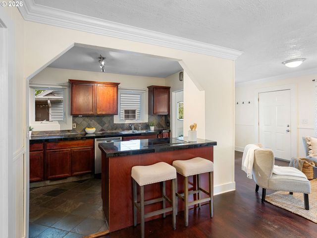 7237 N GREELEY Ave N, Portland, OR 97217