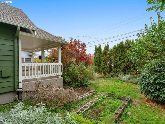 7237 N GREELEY Ave N, Portland, OR 97217