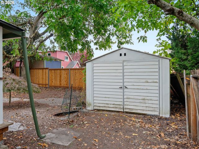 7237 N GREELEY Ave N, Portland, OR 97217