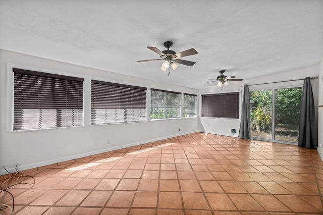 815 Kuulei St, Haiku, HI 96708