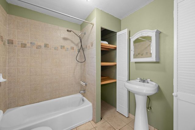 815 Kuulei St, Haiku, HI 96708