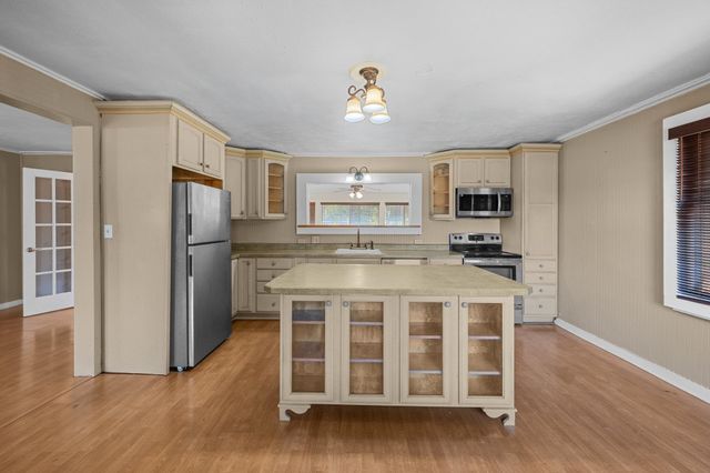 815 Kuulei St, Haiku, HI 96708