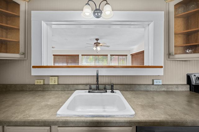 815 Kuulei St, Haiku, HI 96708