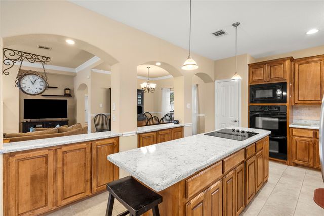 207 Red Wolf Lane, Red Oak, TX 75154