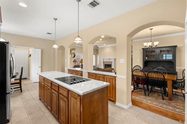 207 Red Wolf Lane, Red Oak, TX 75154
