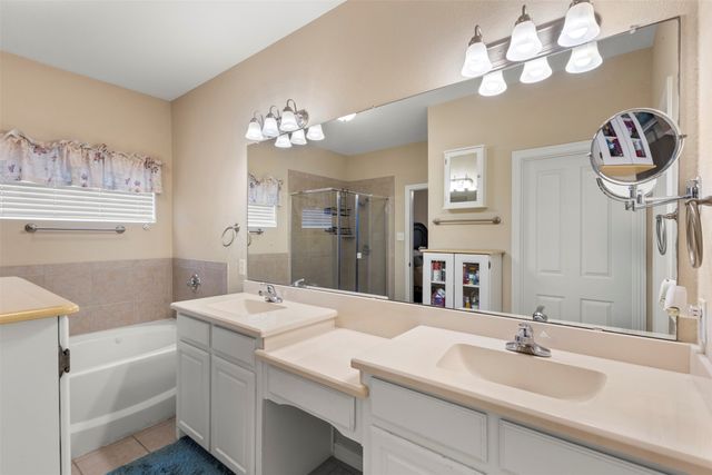 207 Red Wolf Lane, Red Oak, TX 75154