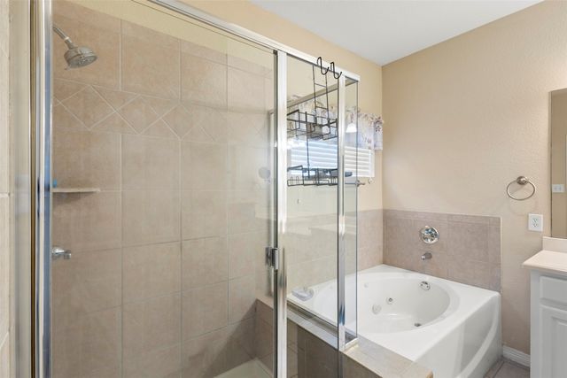 207 Red Wolf Lane, Red Oak, TX 75154