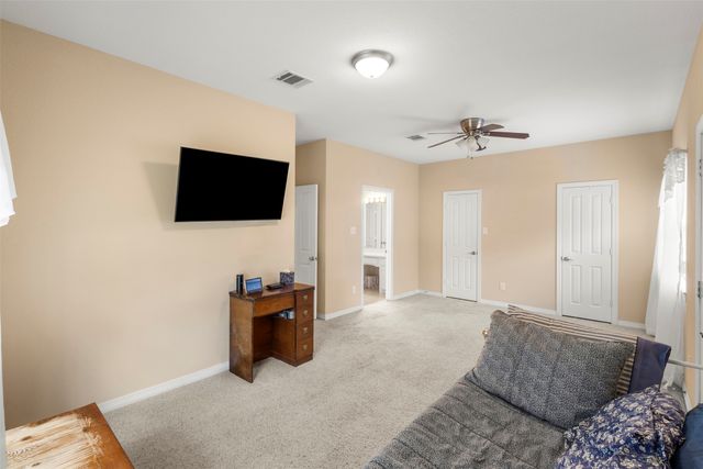 207 Red Wolf Lane, Red Oak, TX 75154
