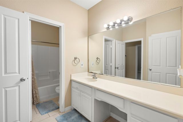 207 Red Wolf Lane, Red Oak, TX 75154