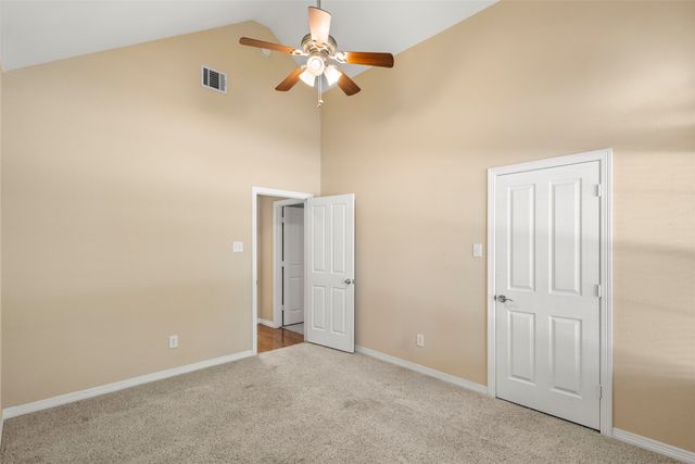 207 Red Wolf Lane, Red Oak, TX 75154