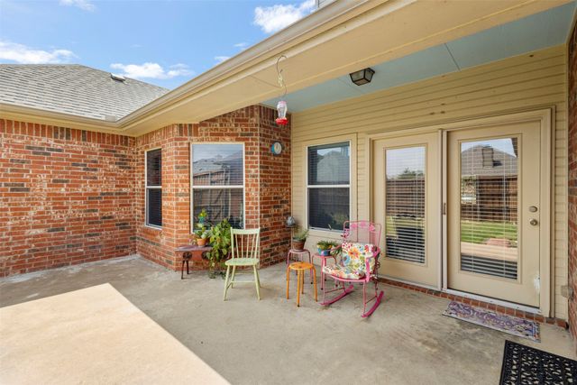 207 Red Wolf Lane, Red Oak, TX 75154
