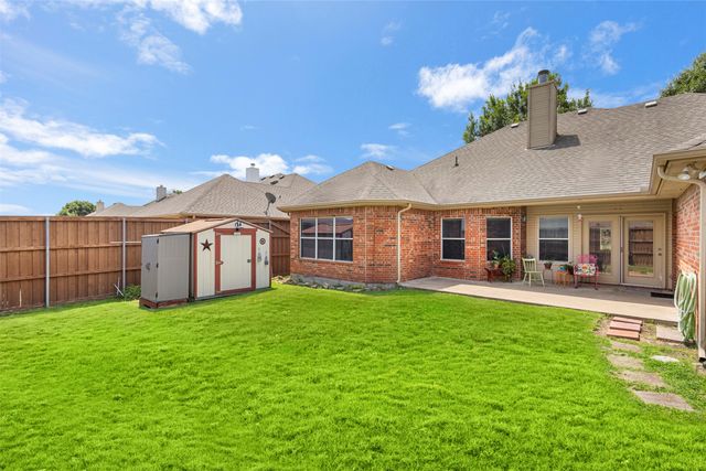 207 Red Wolf Lane, Red Oak, TX 75154
