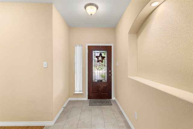 207 Red Wolf Lane, Red Oak, TX 75154