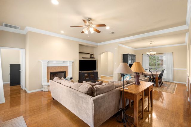 207 Red Wolf Lane, Red Oak, TX 75154