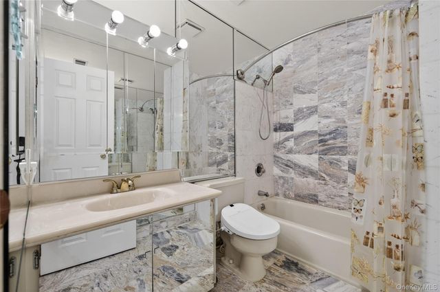 109 Glen Way, Syosset, NY 11791