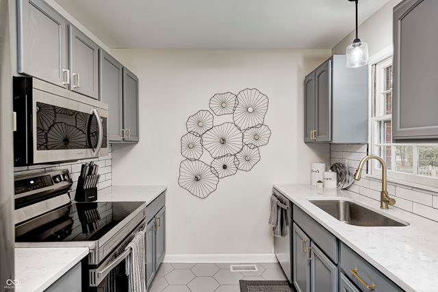 11090 Willowmere Drive, Carmel, IN 46280