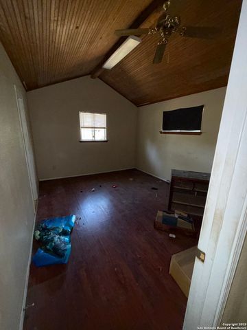 219 Elaine, San Antonio, TX 78222