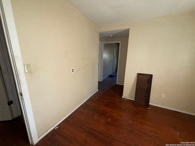 219 Elaine, San Antonio, TX 78222