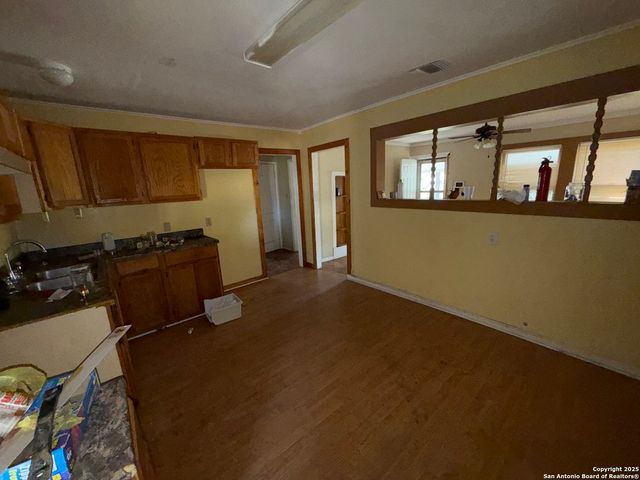 219 Elaine, San Antonio, TX 78222