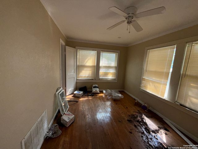 219 Elaine, San Antonio, TX 78222