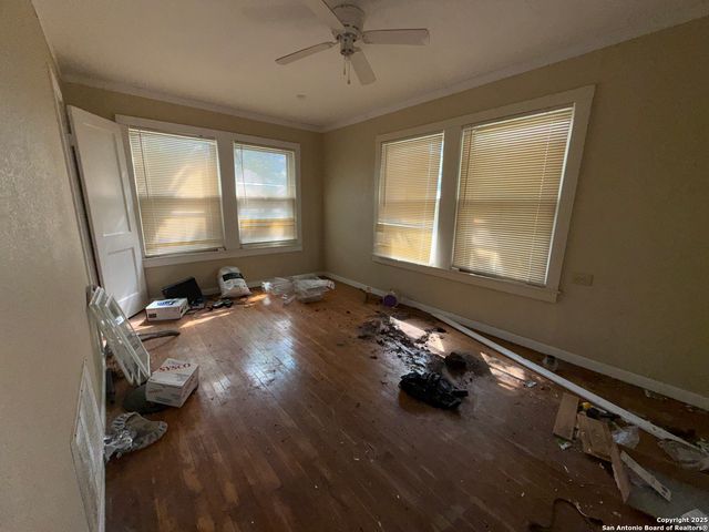 219 Elaine, San Antonio, TX 78222