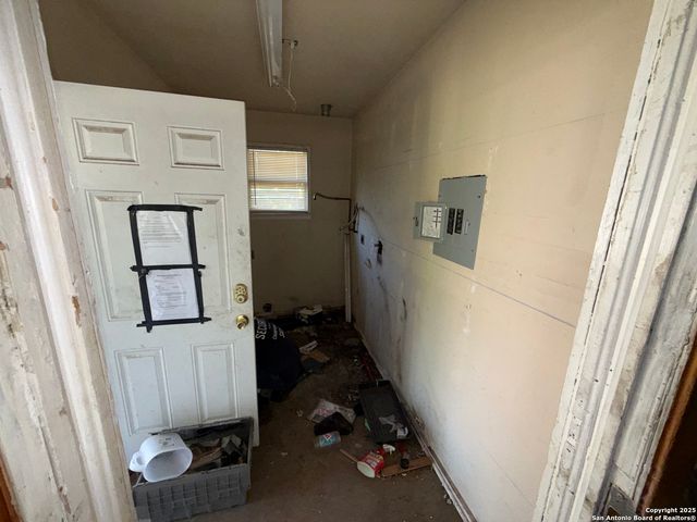 219 Elaine, San Antonio, TX 78222