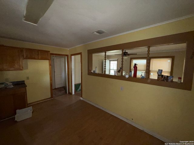 219 Elaine, San Antonio, TX 78222