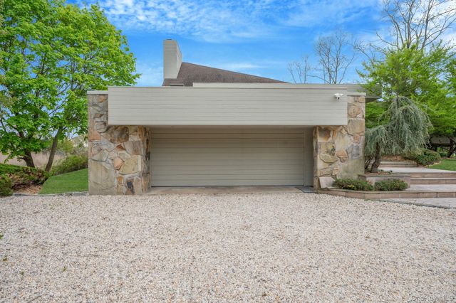 5 Kew Court, Northport, NY 11768