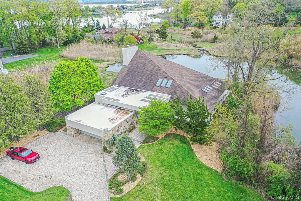 5 Kew Court, Northport, NY 11768