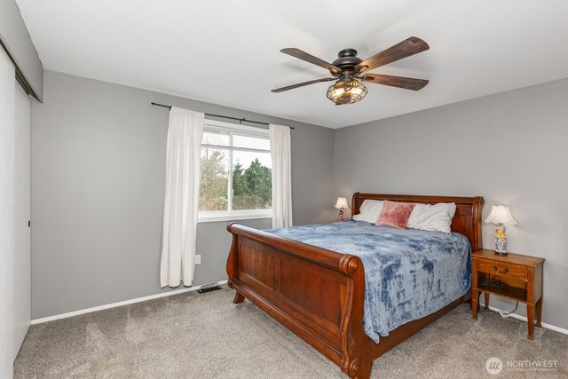 8618 74th Drive NE, Marysville, WA 98270