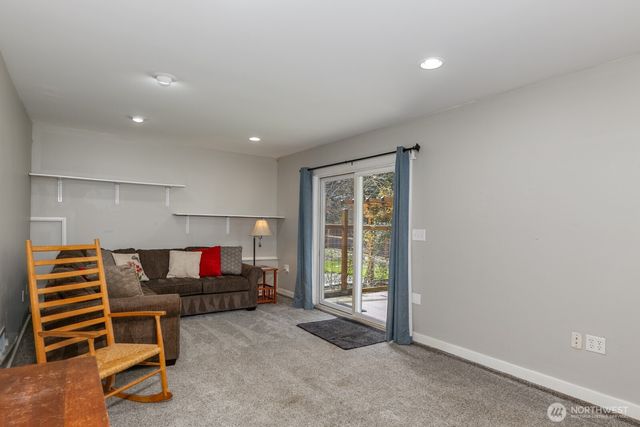 8618 74th Drive NE, Marysville, WA 98270