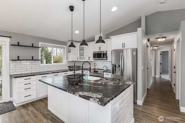 8618 74th Drive NE, Marysville, WA 98270