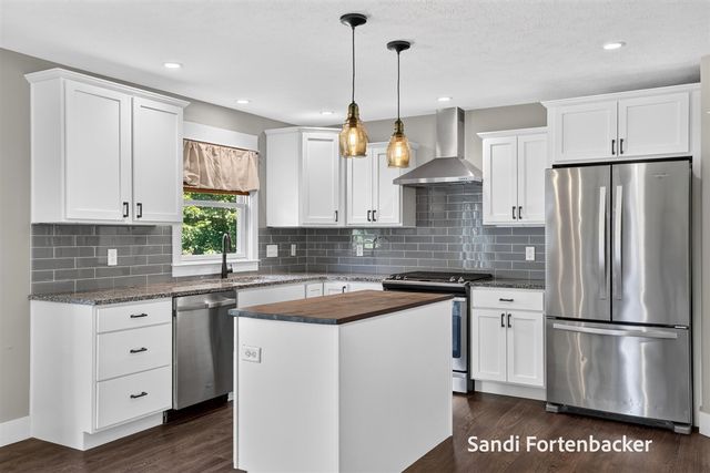 6635 Timberbrook Court, Norton Shores, MI 49441