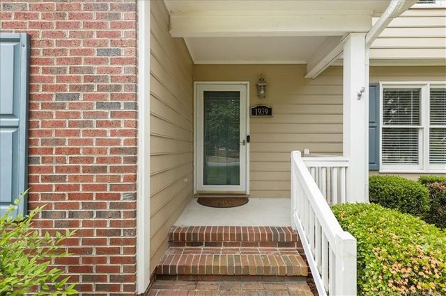1939 Fairforest Drive, Fayetteville, NC 28304