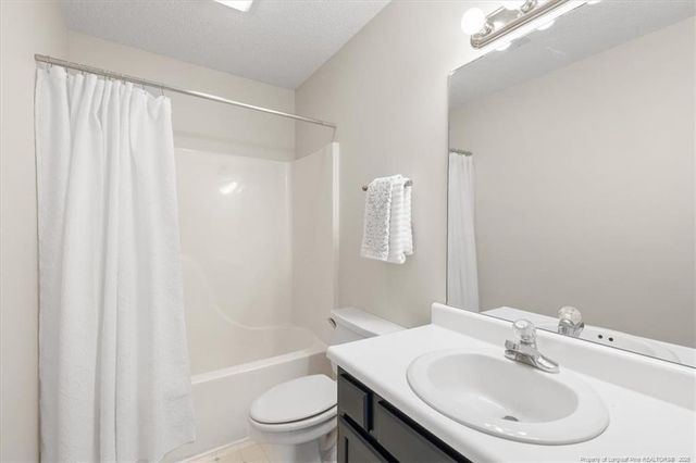 1939 Fairforest Drive, Fayetteville, NC 28304
