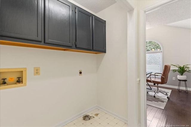 1939 Fairforest Drive, Fayetteville, NC 28304