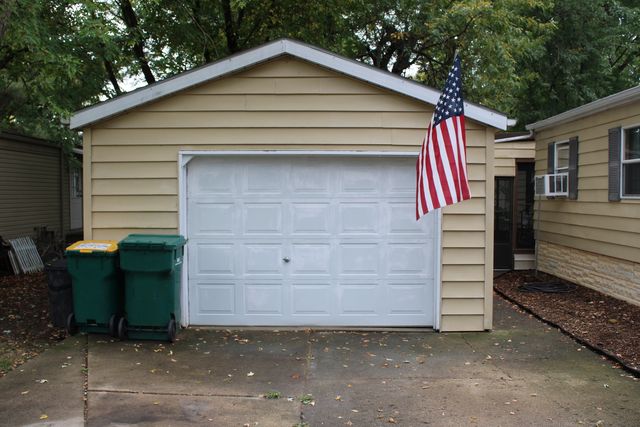 92 Oak Avenue, Sandwich, IL 60548