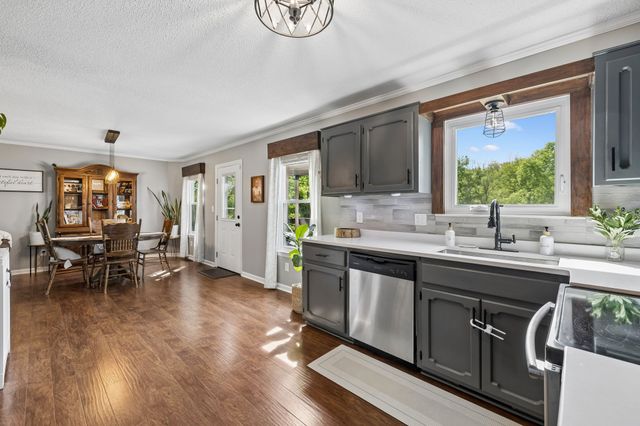 412 Lake Cir, Columbia, TN 38401