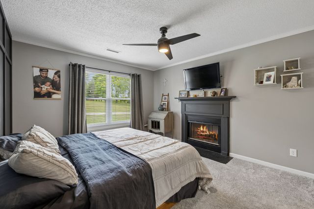 412 Lake Cir, Columbia, TN 38401