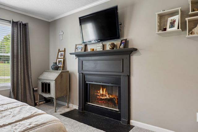 412 Lake Cir, Columbia, TN 38401