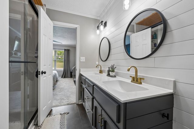 412 Lake Cir, Columbia, TN 38401