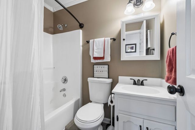 412 Lake Cir, Columbia, TN 38401