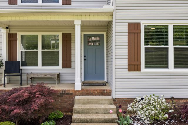 412 Lake Cir, Columbia, TN 38401