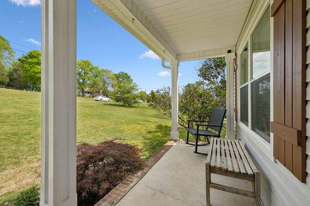 412 Lake Cir, Columbia, TN 38401